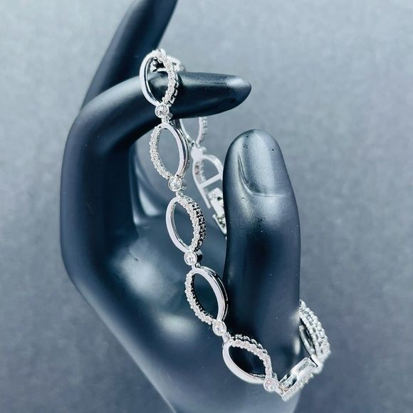 Oval 925 Sterling Silver bangle bracelet - Picture 3 of 6